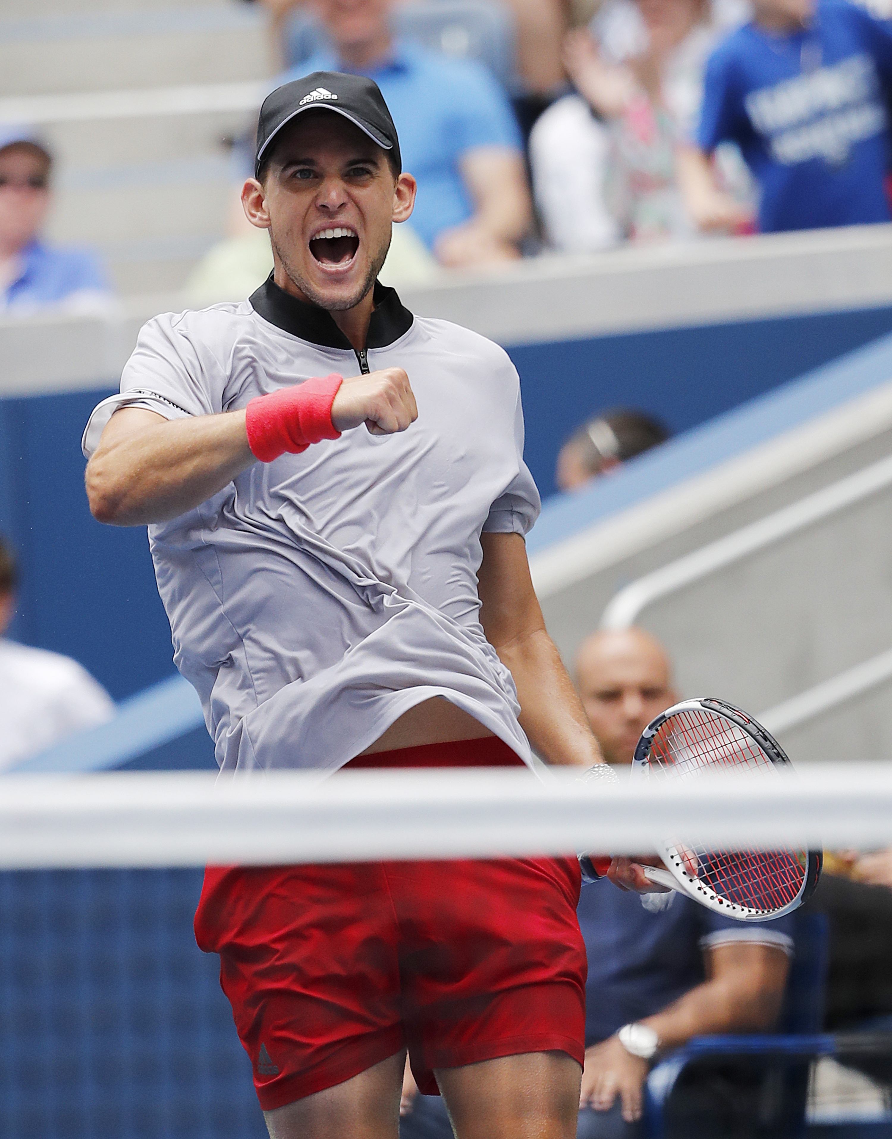 蒂姆重返赛场，晋级下一阶段首场状态出色，TL观众沸腾！引发球迷热议(重返现场游戏攻略)