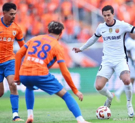 关于转折点！上海海港造点机会，葡超加时末段攻防权衡，赛场秩序良好，医务组通报恢复的信息