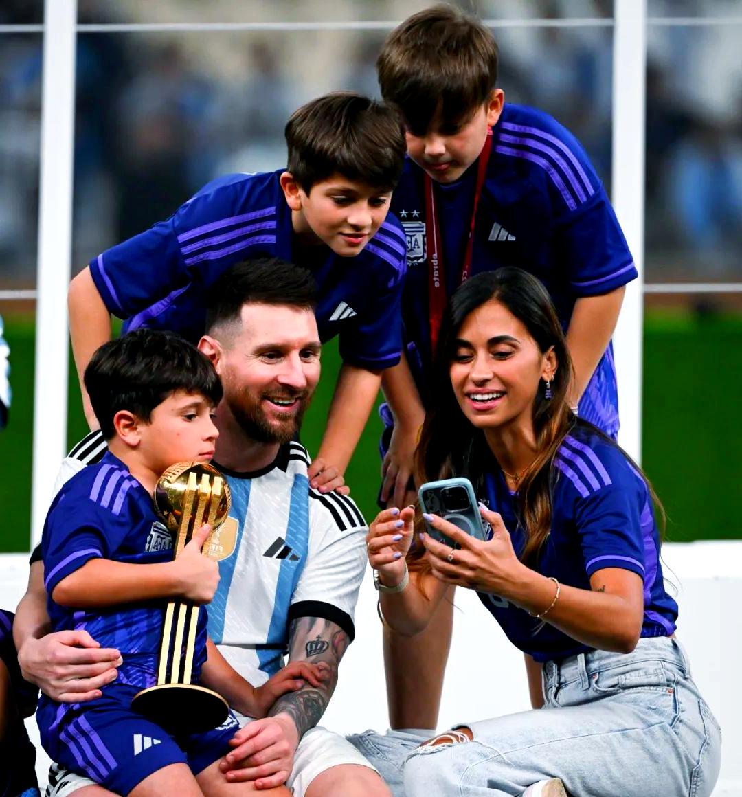 包含梅西回归赛场,败北首场状态亮眼,法国队观众沸腾!的词条 包含梅西回归赛场,败北首场状态亮眼,法国队观众沸腾!的词条