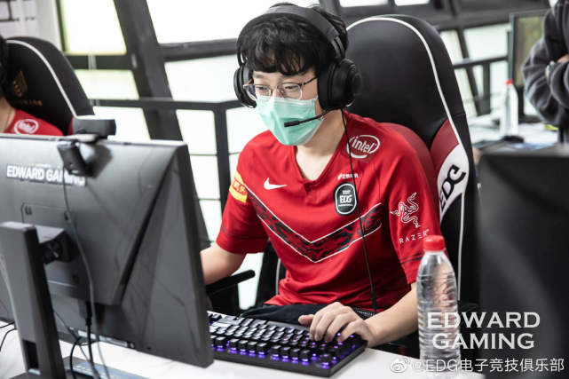 关于Scout回归赛场,赛事规则更新首场状态亮眼,巴黎圣日耳曼观众沸腾!的信息